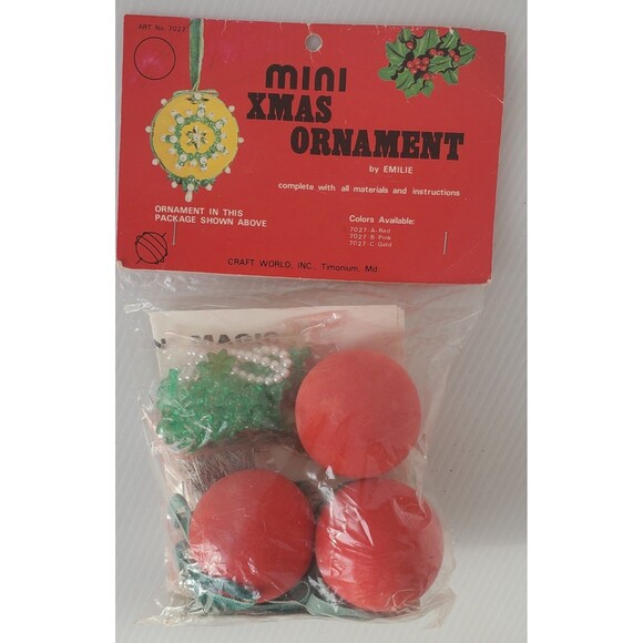 VTG Craft World Red Christmas Ornament Kit Pearl Bead Pin By Emilie Mini Magic - Picture 2 of 7